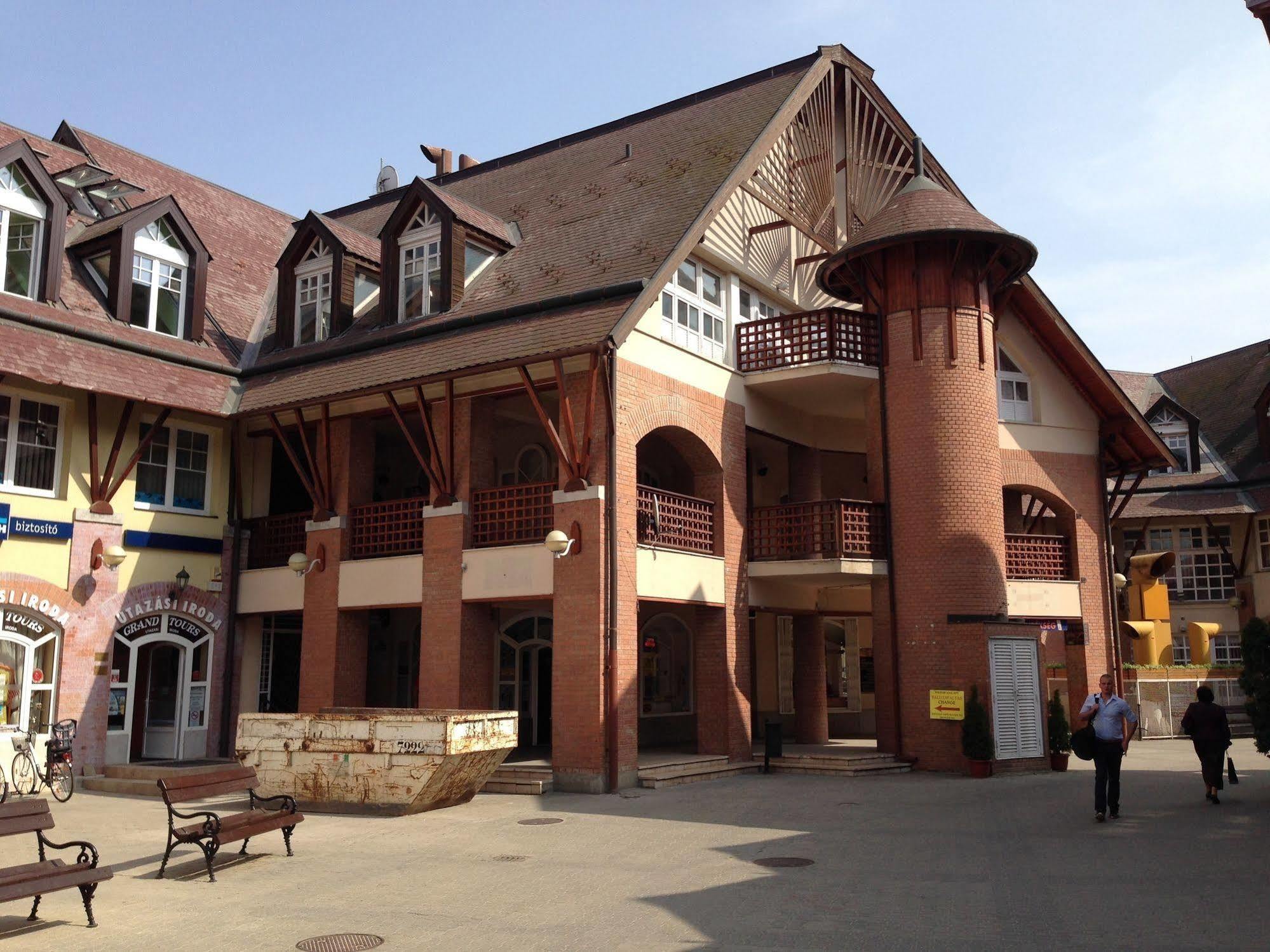 Kálvin Vendégszobák Debrecen Exterior foto